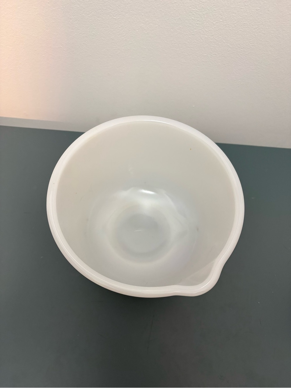 Original 1950s sunbeam kitchen aid mixer White Glass Mixing Bowl with Pour Spout